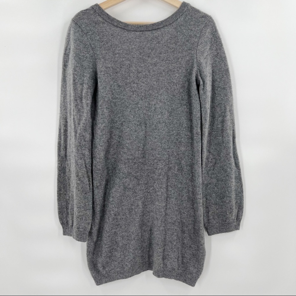 EQUIPMENT grey cashmere sweater with v back